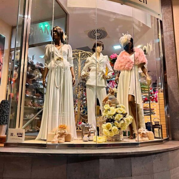 Escaparate vestidos de madrina richard grado